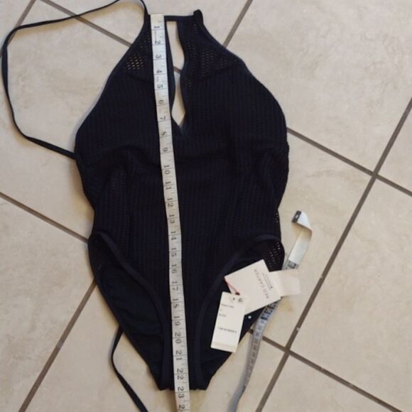 Red Carter Sun Dance Mesh Keyhole Halter High Neck Mio One Piece Swimsuit Small - Picture 8 of 10